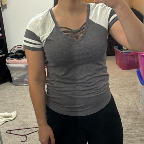 BKE Gray and White Crisscross V-Neck T-Shirt and Bra Bundle - Picture 1 of 5
